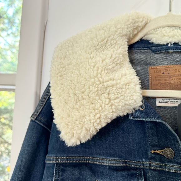NWT Levi's Denim Jacket Sherpa Fleece Baby Bubble Trucker Jacket Dark Wash Small - Picture 6 of 13